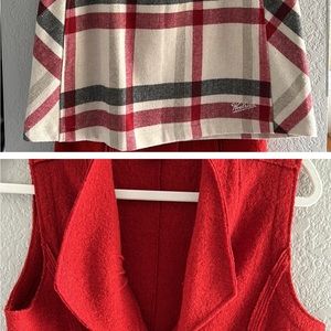 Selling both these items together, that’s how I wore it. Vest M. & skirt is 4.